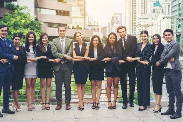 Brands outsourcing SEO to build topical authority, improve E-E-A-T, and scale organic visibility in competitive markets